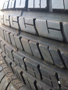 Pneu 235/70 R 15 - 2