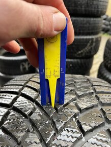 Zimní pneu 235/45R18 98V - 2