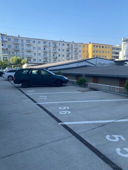 Pronájem parkovacího stání na ulici Lorencova ve Zlíně - 2