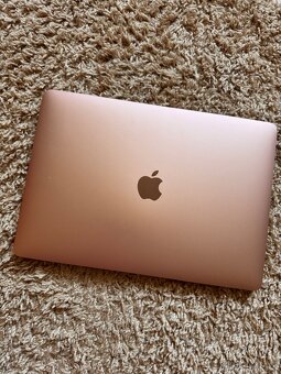 MacBook Air 13 2020 zlatý - 2