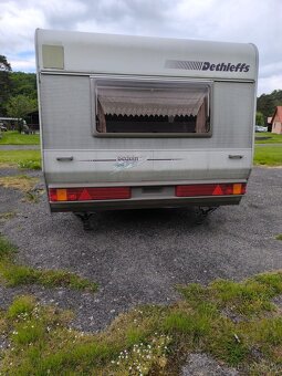 Chata na kolech - dvouosý karavan Dethleffs - 2