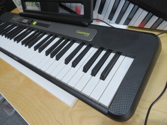 Zánovní elektronické klávesy Casio LK S250 - 2