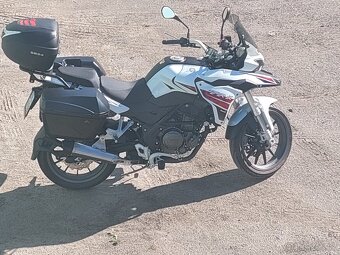 Benelli TRK 251 - 2