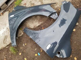 VW Fox nd dle obr, hlavně předek, z interiéru nic nemám, - 2