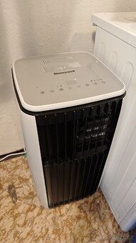Výkonná mobilní klimatizace Honeywell HG09CESAKG 9000 BTU/h - 2
