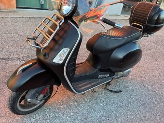 Vespa GTS 300 (2013) SUPER, kufr, plexi, 27 tis.km - 2