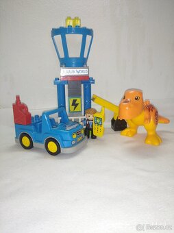 Lego duplo 10880 Jurský svět T-rex a věž, dino - 2