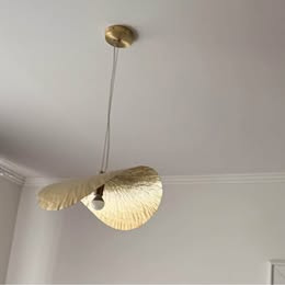 Dizajnový zlatý luster – moderný kúsok - 2