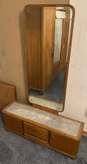 Starý dřevěný nábytek - 2