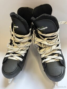 Dětské lední brusle Crowned vel.37 - 2