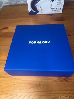 Herní bezdrátová sluchátka SteelSeries Arctis 7P+ White. - 2