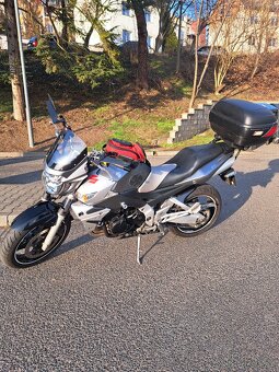 Suzuki GSR600 - 2