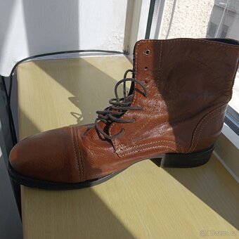 Kotníkové boty RESERVED - 2