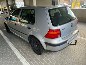 Volkswagen Golf IV 1.6 benzin - 2