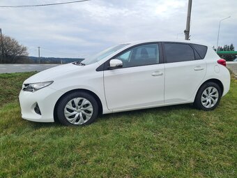 Toyota Auris - 2