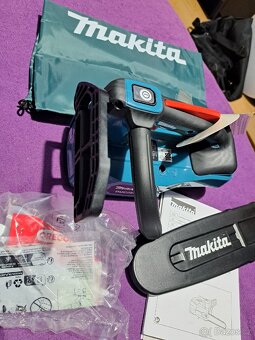 Pila Makita DUC254Z
- 2