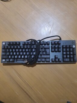 Různé klávesnice na díly Corsair, Logitech - 2