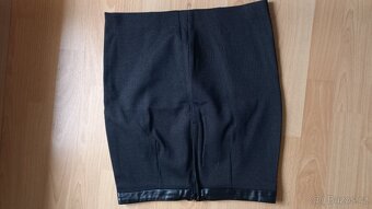 Sukně business look zn. Orsay vel. 38 Černá s proužkem - 2
