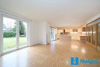 Prodej RD 4+kk, Čelákovice, pozemek 449 m2, Praha - Východ - 2