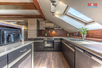 Prodej rodinného domu, 232 m², Benešov nad Pl, ul. Wolkerova - 2