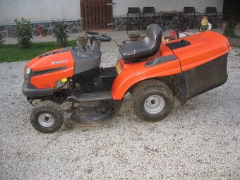 Zahradní traktor Husqvarna - 2