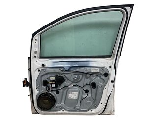 Pravé přední dveře bílá LB9A VW Touran 1T3 r.v. 2012 - 2