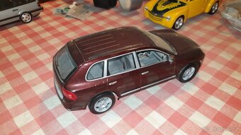 Modely aut 1:18 - 2