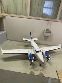 RC model Avios King Twin 1.7 m - 2