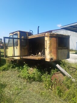 Nakladač T 174 na díly - 2