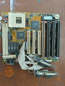 historické základní desky, 386 socket 3, socket 7, RAM - 2