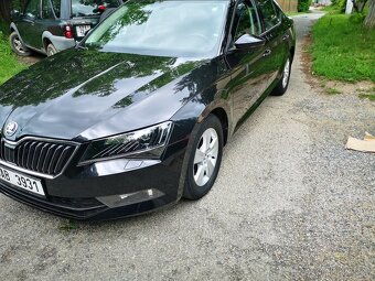 Škoda superb 3 1.6tdi manuál - 2