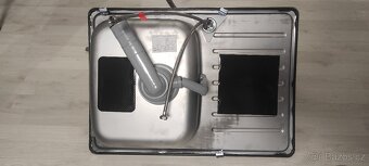 Kuchyňský dřez nerezovy s baterii - 2