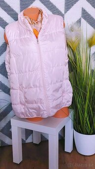 LEHOUNKÁ PROŠÍVANÁ VESTA S ŠÁTKEM-INFINITY- vel. 48 - 2