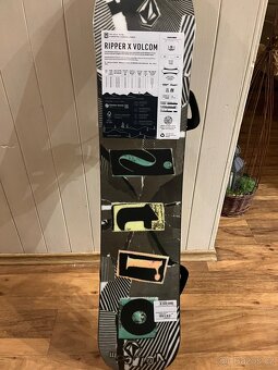 Nabízím prkno NITRO/VOLCOM 106cm, Burton Groom kombinace XSs - 2