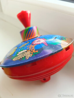 Dětská hračka - - rotující KÁČA - 2