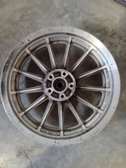 Zadní kolo na Harley Davidson - 2