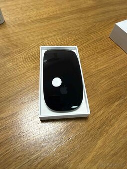 Černá magic mouse - 2