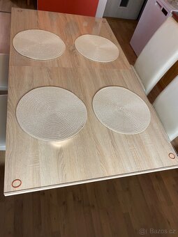 Rozkládací jídelní stůl - 2