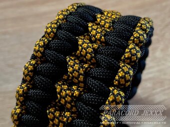 PARACORD náramek (19 cm) gold - black - 2