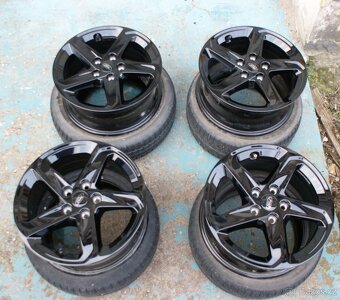 pekny model original alu kola Ford R16 - nejeta kola - 2