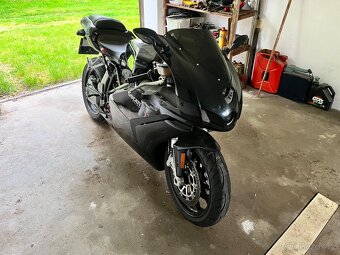 Ducati 749 - 2