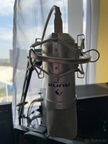 Prodám stříbrný mikrofon Auna MIC-900b k počítači + rameno - 2