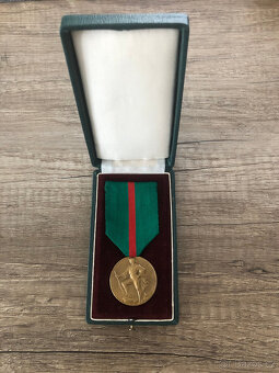 Československá Jánošíkova medaile, původní etue - 2