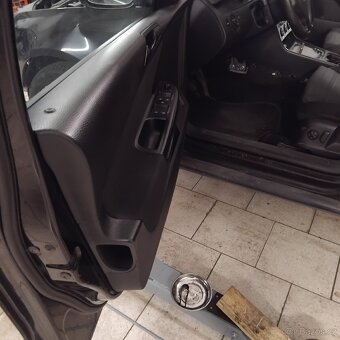 Vw B6 Levé přední dveře. - 2