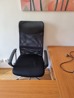 Červené kancelářské židle - 2
