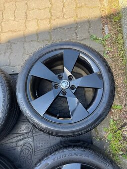 ORIGINÁL Alu Škoda Denom R17, 5x112 - TOP STAV, LETNÍ PNEU - 2