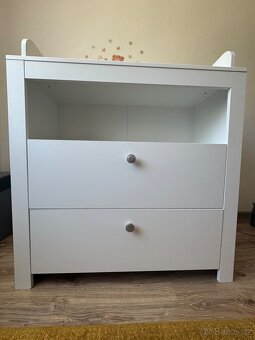 Přebalovací pult s komodou - 2