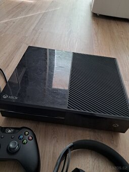 Xbox One 1TB + headset - 2