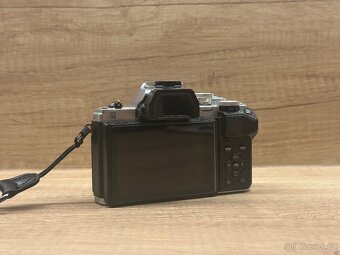 Olympus OM-D E-M10 Mark III - 2