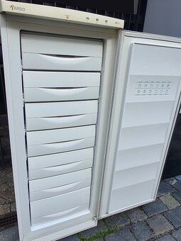 doprava, ÚSPORNÝ vysoký A++ mrazák 6 polic - 2